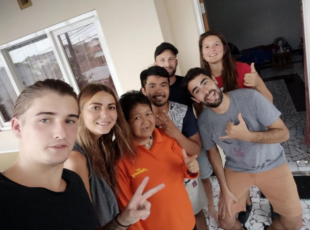 Griya Backpacker Pak Yon Bed & Breakfast Маланг Екстериор снимка