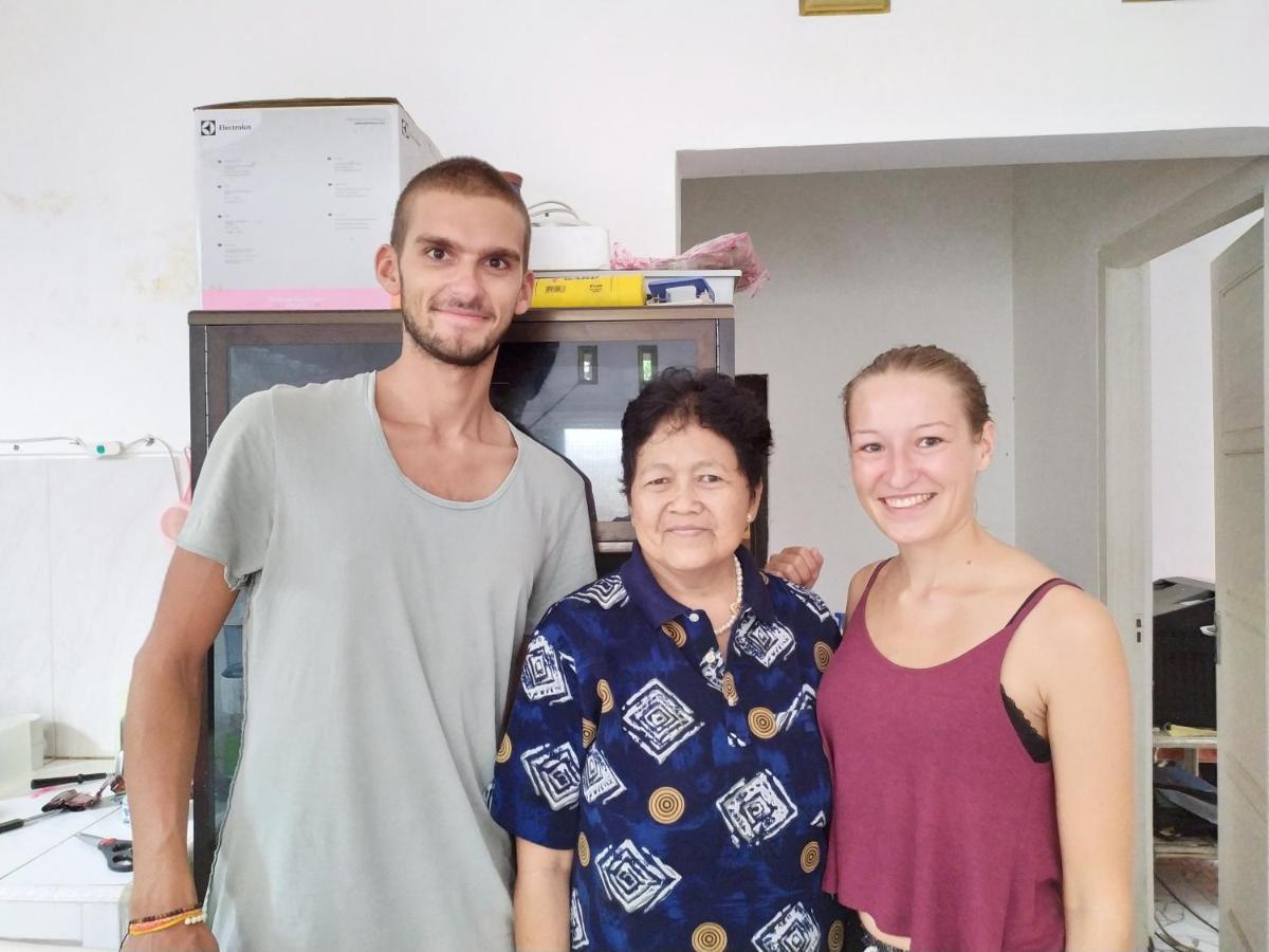 Griya Backpacker Pak Yon Bed & Breakfast Маланг Екстериор снимка