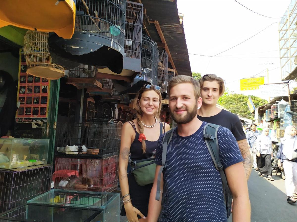 Griya Backpacker Pak Yon Bed & Breakfast Маланг Екстериор снимка